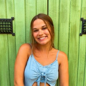 Meet your Posher, Abigail